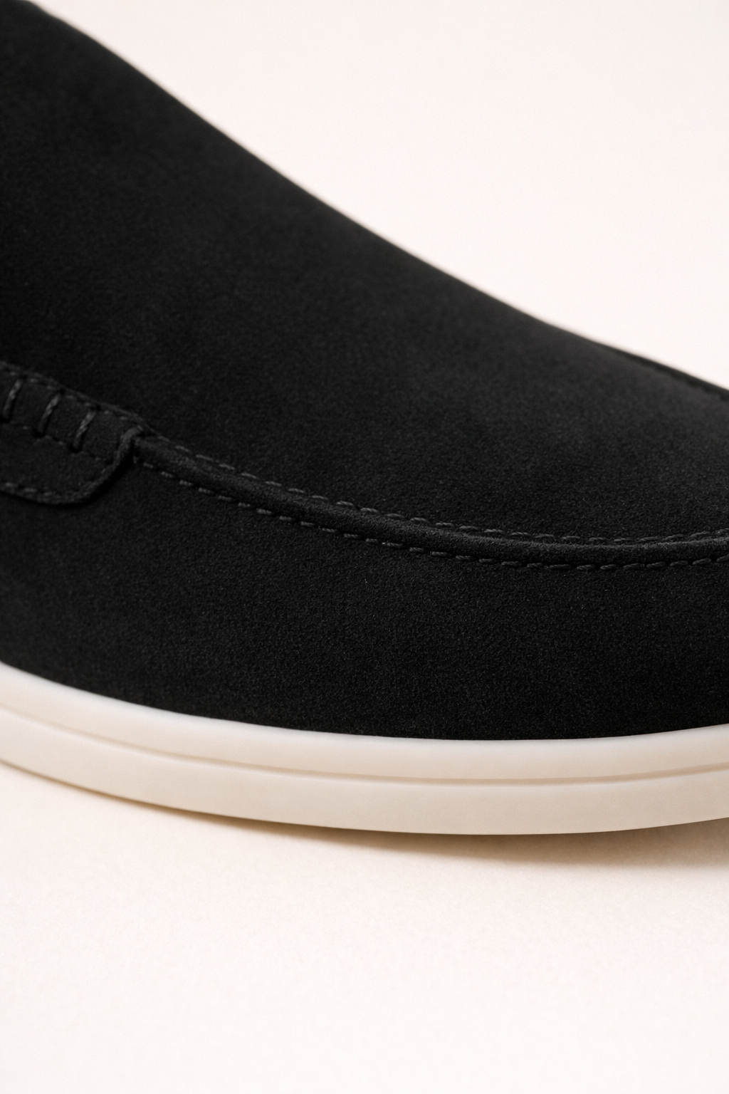 Leonis Suede Loafers Black
